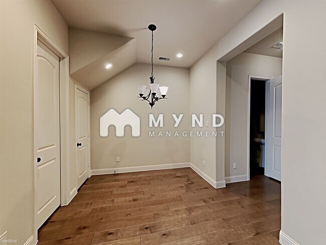 Building Photo - 4144 Riverside Dr