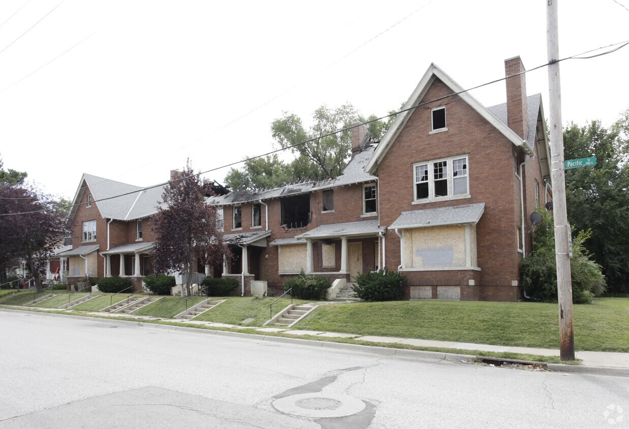Primary Photo - 3115 Pacific St