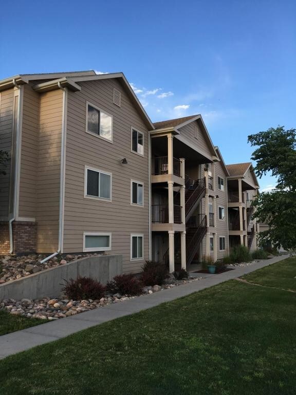 235 1st St. Unit M Condo for Rent in Windsor, CO
