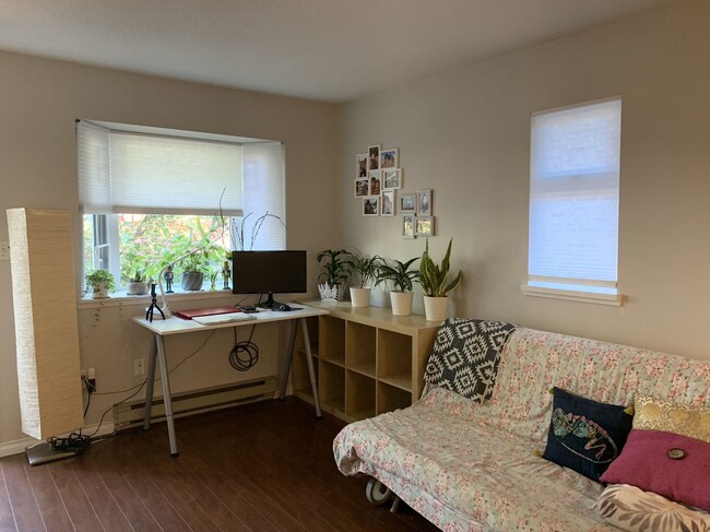 Building Photo - 1182 W 7th Ave