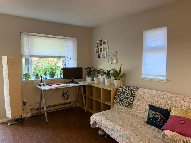 Photo du bâtiment - 1182 W 7th Ave