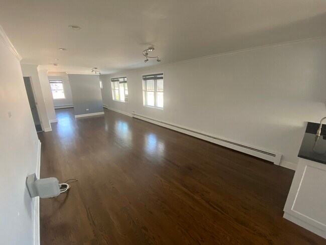 Foto del edificio - 5240 W Belmont Ave