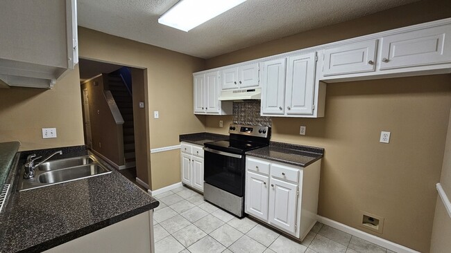 Foto del edificio - 1727 Beaver Trail Dr