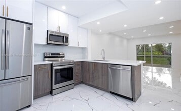 Building Photo - 16697 Hemingway Dr