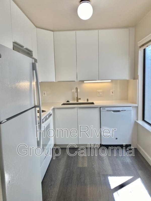 Building Photo - 6220 Gloria Dr