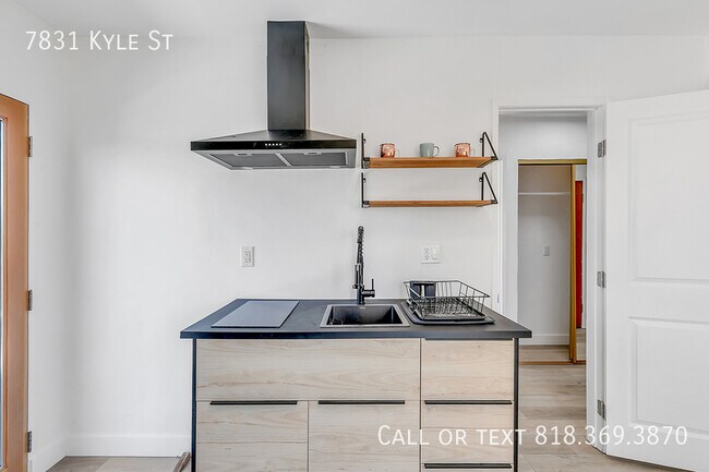 Foto del edificio - 7831 Kyle St