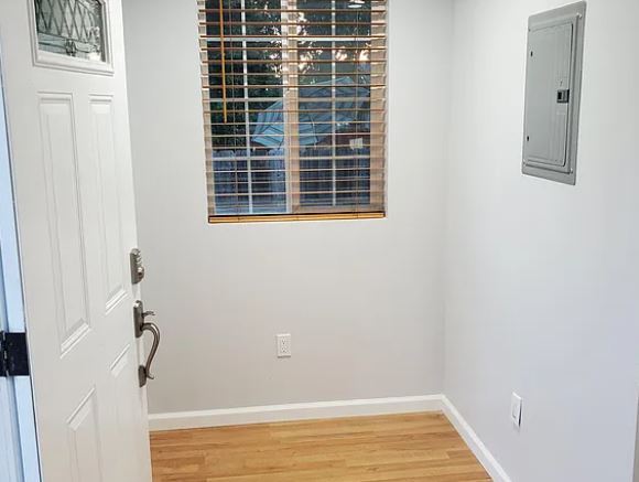 Foto del edificio - 5234 1/2 Lincoln Ave