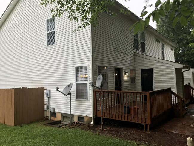 Building Photo - 509 Avent Ferry Rd