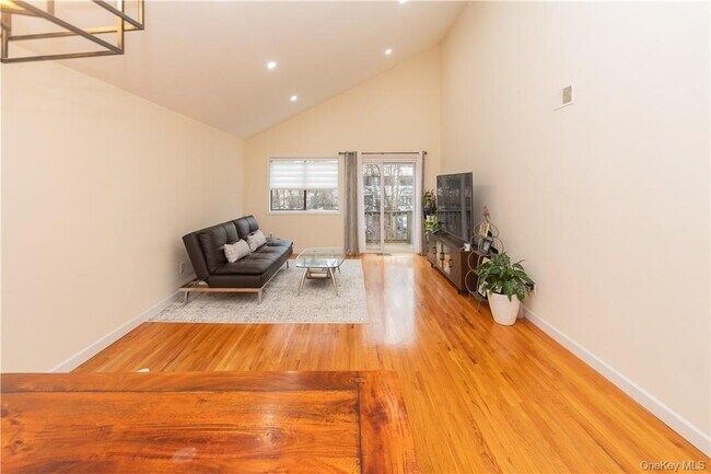 Foto del edificio - 135 W Nyack Rd