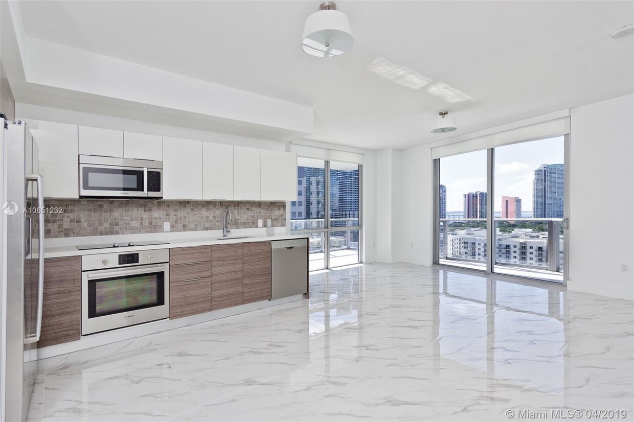 Foto principal - 1010 SW 2nd Ave
