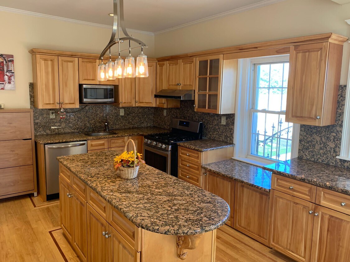Foto principal - 74 Sagamore St