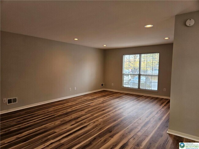 Foto del edificio - 1876 Mansfield St