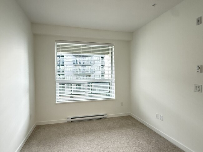 Photo du bâtiment - 15733-15785 85 Ave