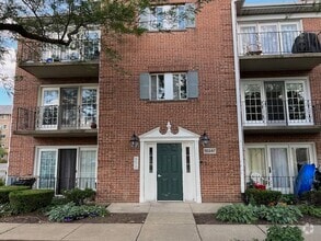 Building Photo - 10347 Dearlove Rd