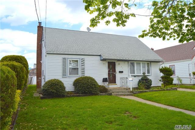 Building Photo - 73 Manor Pkwy
