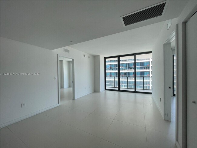 Foto del edificio - 1300 S Miami Ave