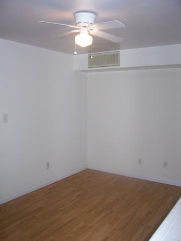 Foto del edificio - 9825 Walnut St