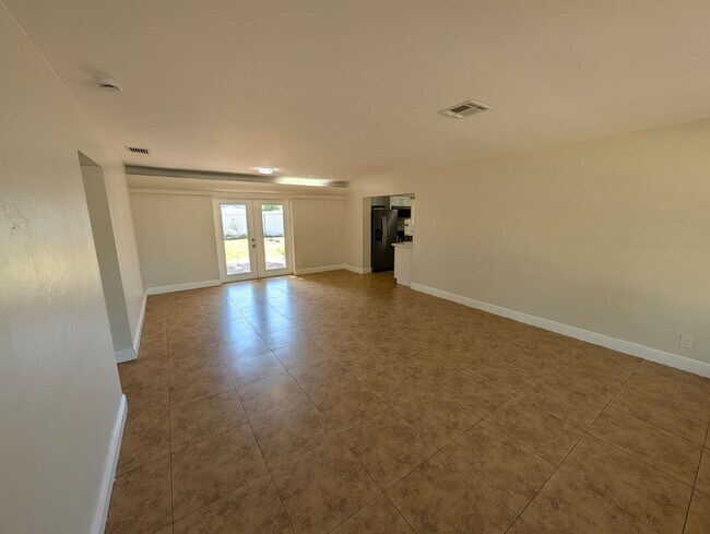 Foto del edificio - Spacious 3BR Rental with Outdoor Living Space