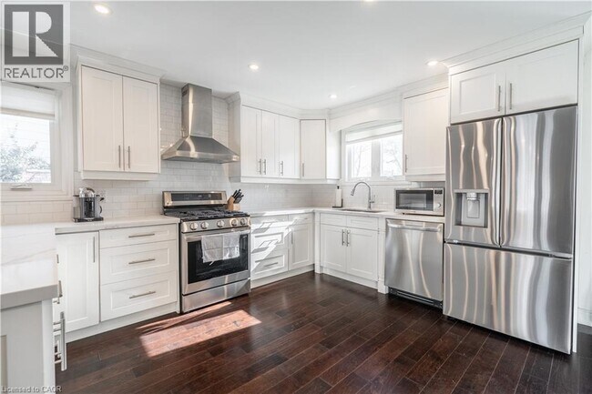 Photo du bâtiment - 5042 Brady Ave