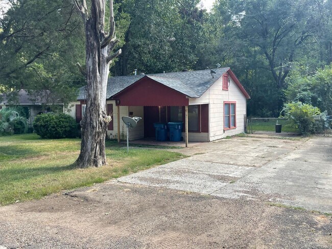 Building Photo - 2 br, 1 bath House - 208 Preston St