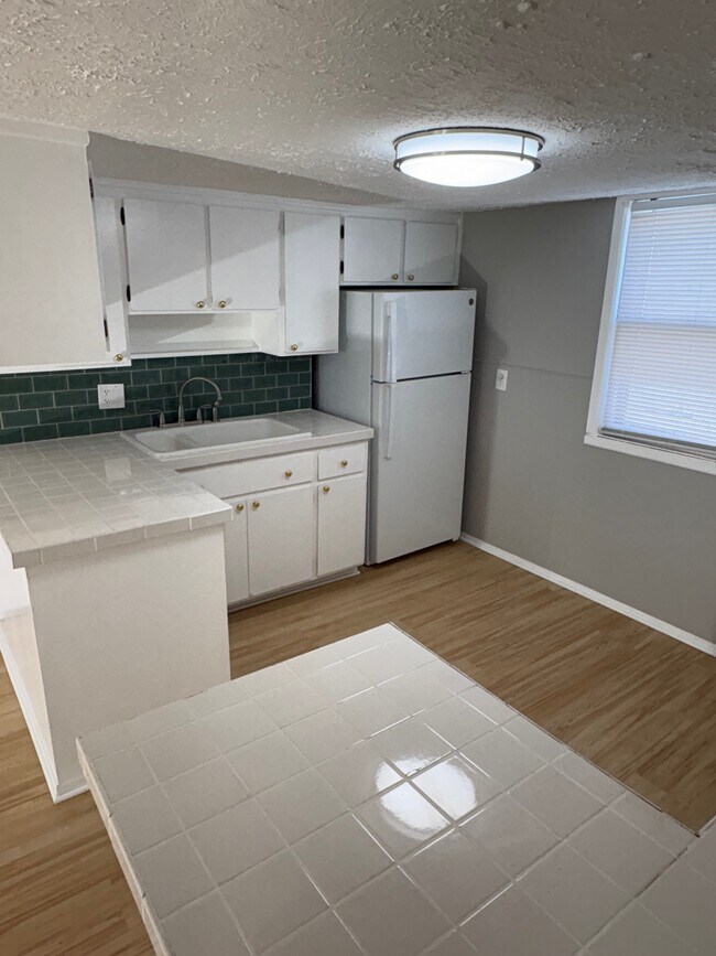 Foto del edificio - 403 E Saratoga St