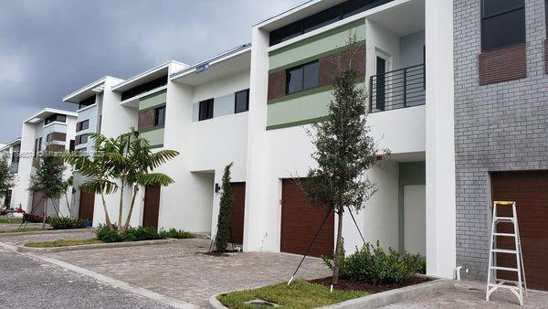 Foto del edificio - 4500 NW 8th Pl