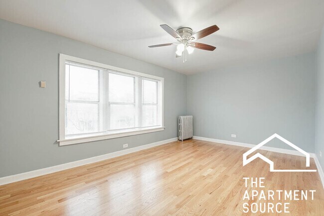 Building Photo - 5666 N Ridge Ave