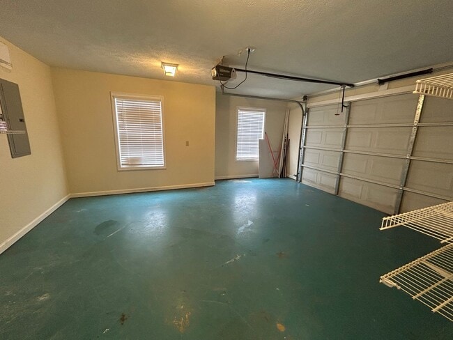 Building Photo - 70 Morning Dr