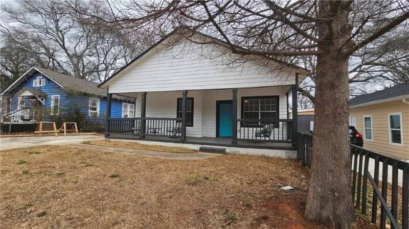 Photo - 1079 Regent St SW