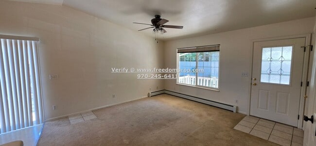 Building Photo - Great 3 Bedroom 2 Bath Duplex with large yard