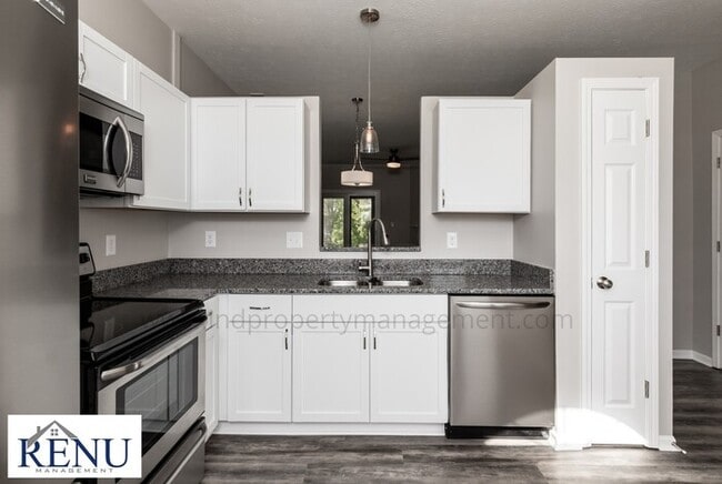 Building Photo - 2710 Lucas Dr