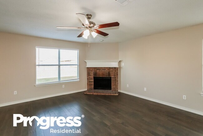 Building Photo - 307 Saddlebrook Dr