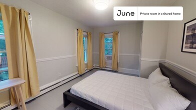 Building Photo - Room in Shared 4 bed/2 bath home in Allston