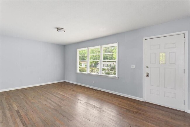 Foto del edificio - 2363 Beverly Ln