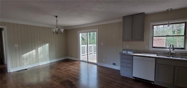 Foto del edificio - 318 Lynnwood Dr