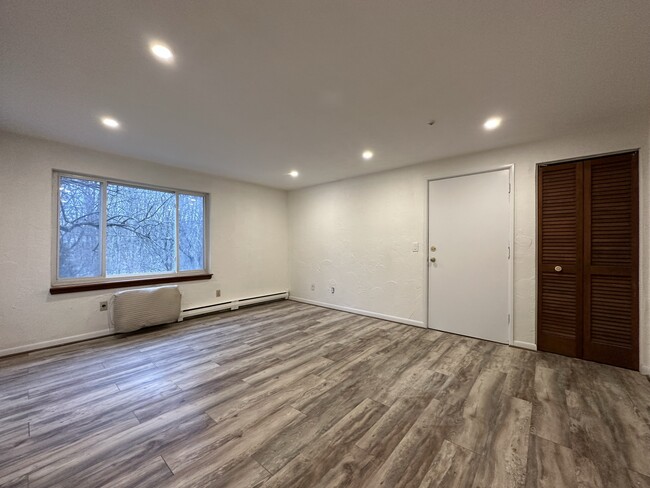 Building Photo - 288 Swanson Rd