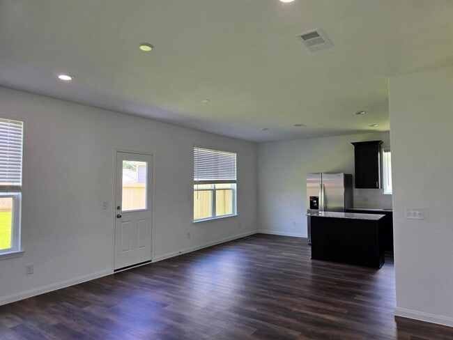 Building Photo - 23410 Honey Spade Rd