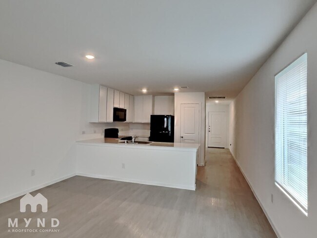 Foto del edificio - 213 Poplar Pl