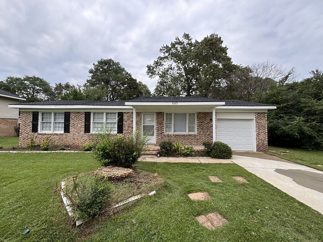 Primary Photo - 1227 Worstead Dr