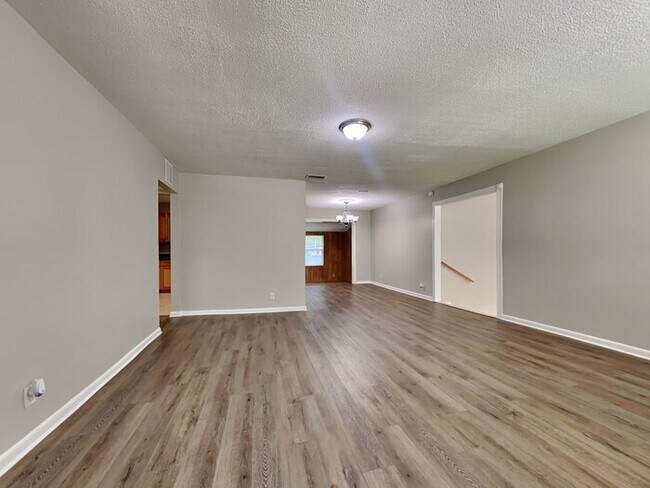Foto del edificio - 2511 Green Oak Dr