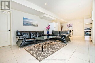 Building Photo - 206 Kingsdale Ave