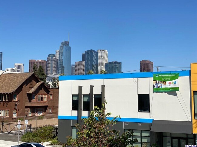 Building Photo - 1051 Beacon Ave