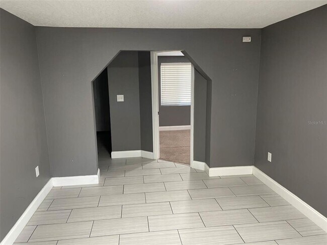 Building Photo - 3808 Coral Dr