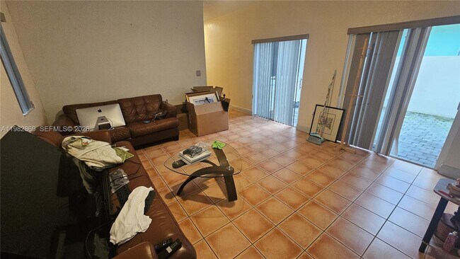 Foto del edificio - 3520 NE 3rd Dr