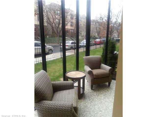 Building Photo - 40 Owen St