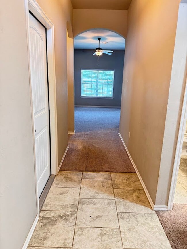 Building Photo - Spacious 3-Bedroom, 2-Bath Home for Rent i...