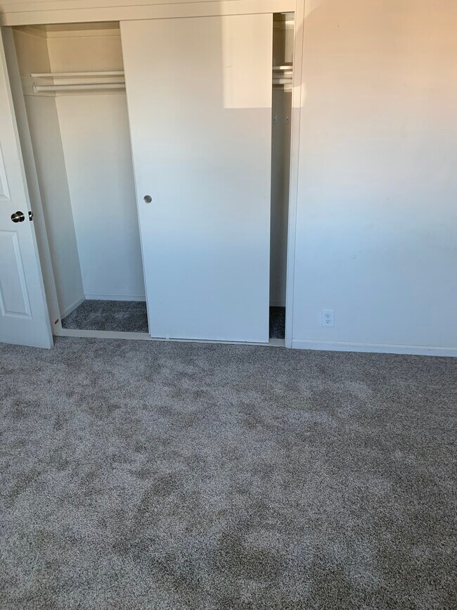 Foto del edificio - 1950 Stanton Ave