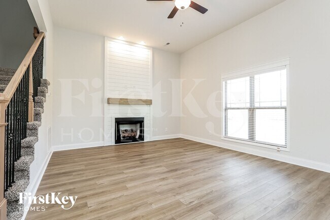 Foto del edificio - 766 Buffalo Frd Dr