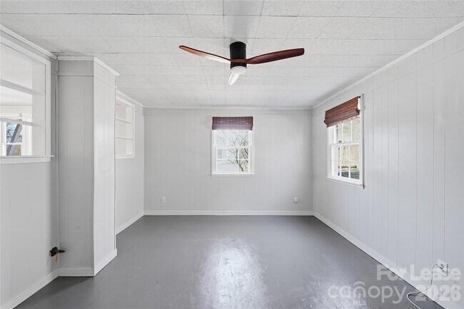 Foto del edificio - 214 Latta Ave