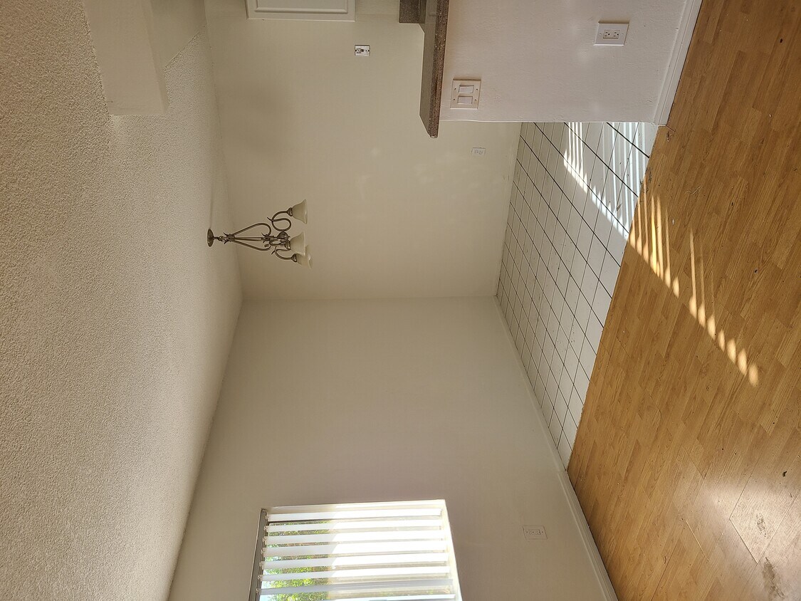 Foto del edificio - 1363 E Acacia Ave